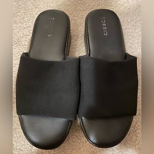 NWOT Torrid Stretch Platform Slides